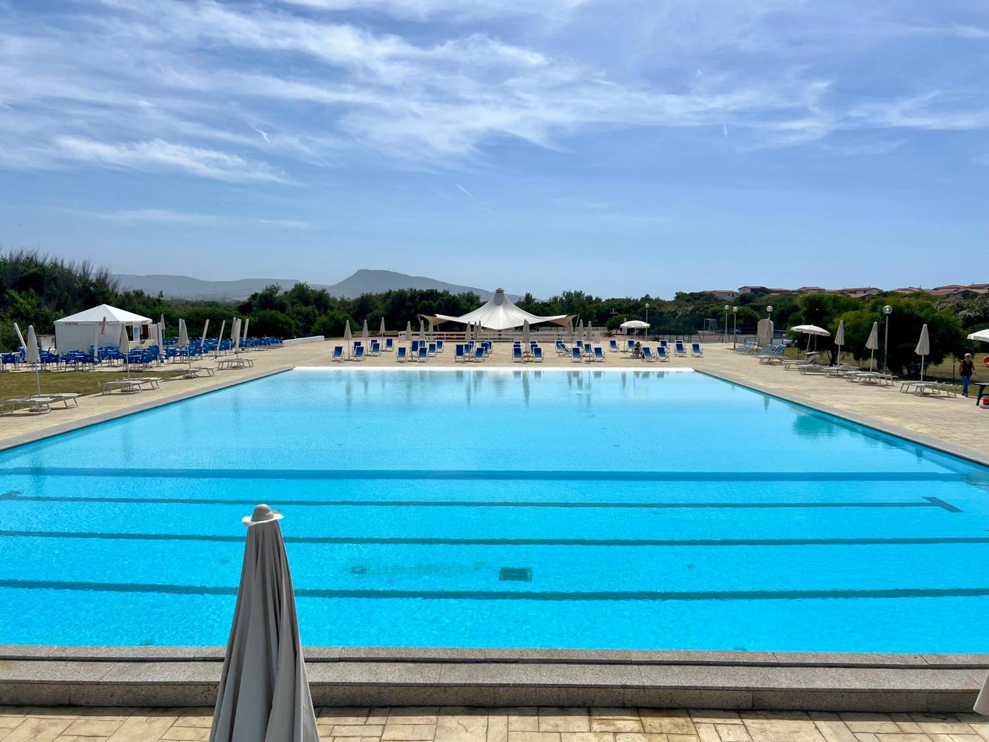 באדזי Apartments Mimose מראה חיצוני תמונה
