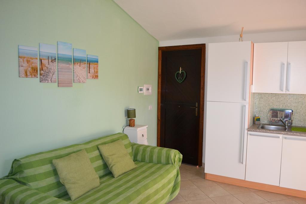 באדזי Apartments Mimose מראה חיצוני תמונה